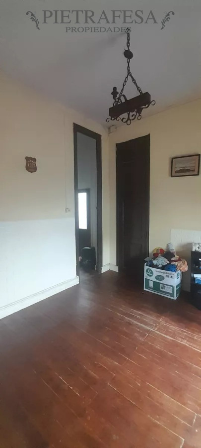 Casa ID.11239 - Casa en venta, 5 dormitorios, 1 baño-Aguada