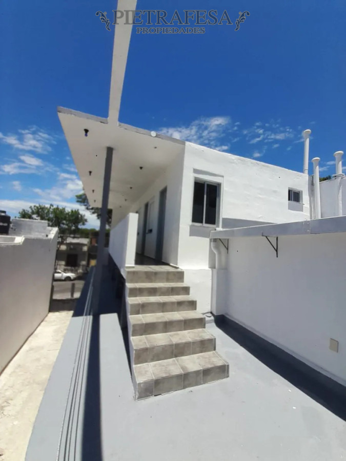 Casa ID.15038 - Casa remodelada en venta, 15 habitaciones, 16 baños, patio, cocheras. Reducto.