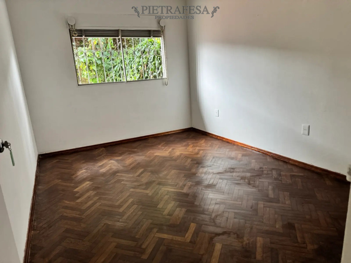Casa ID.15837 - Casa en alquiler, 4 dormitorios, 3 baños, patio, garaje. Carrasco.