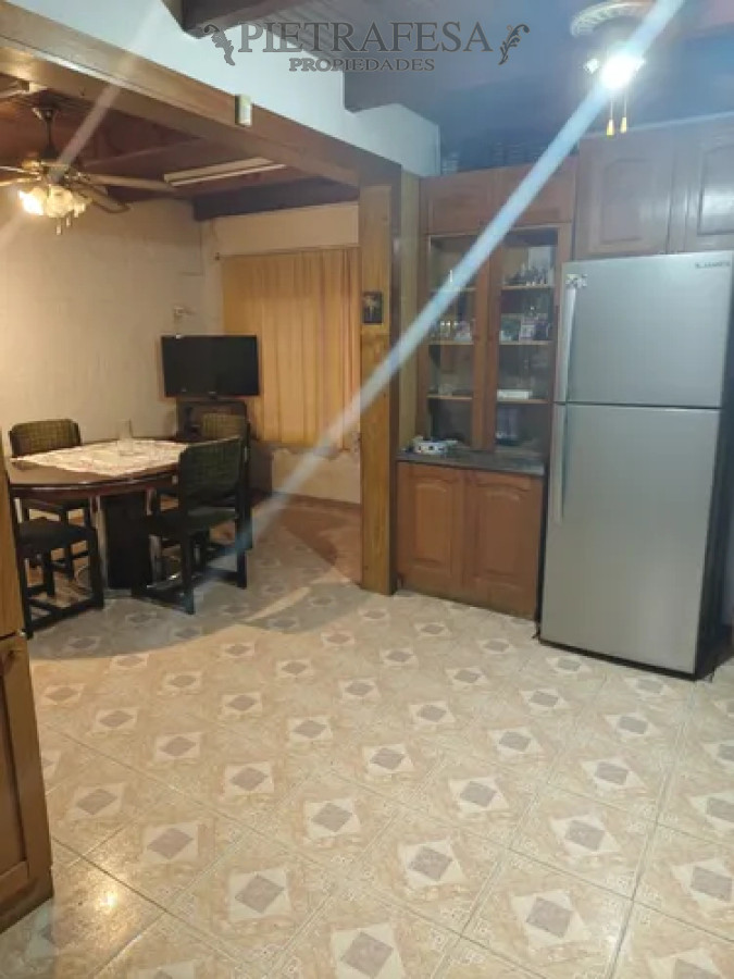 Casa ID.14430 - Casa en venta, 3 dormitorios, 2 baños, patio, barbacoa, cochera. Malvin Norte.