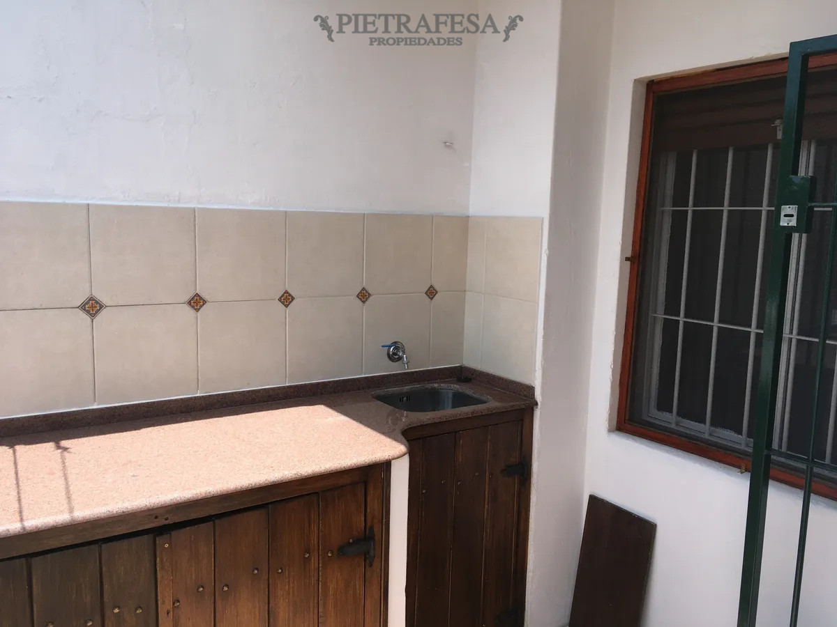 Casa ID.13893 - Casa de altos en venta, 2 dormitorios, 1 baño-Malvin 