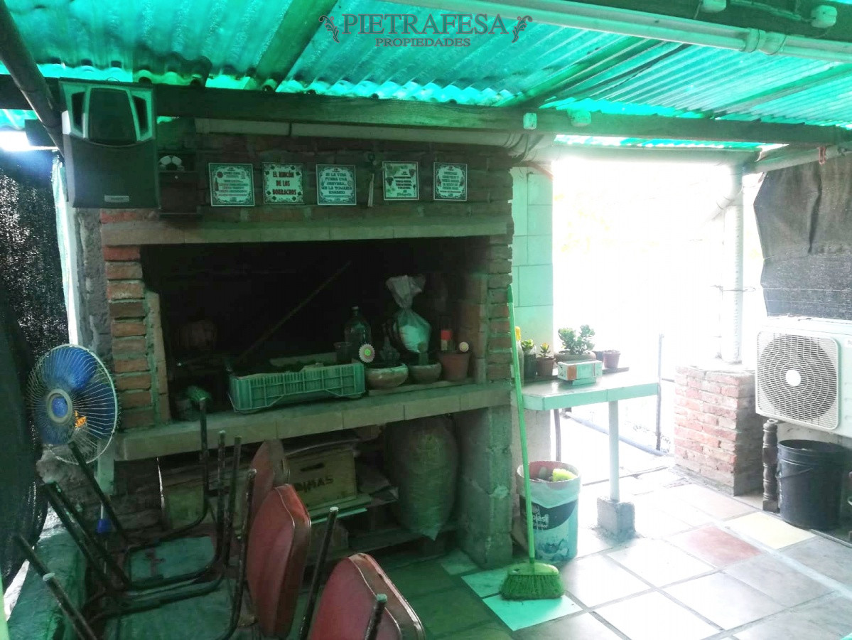 Casa ID.1652 - Casa en venta 2 plantas, 4 dormitorios 2 baños con garaje - Isabela - Brazo Oriental 