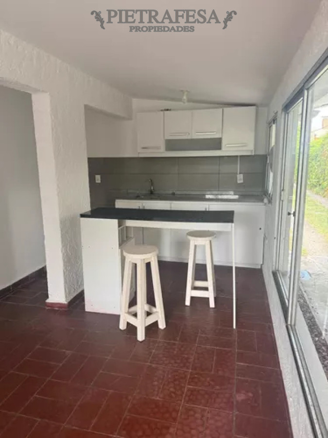Casa ID.12662 - Casa en alquiler, 1dormitorio, 1baño, cochera, patio. Punta Gorda.