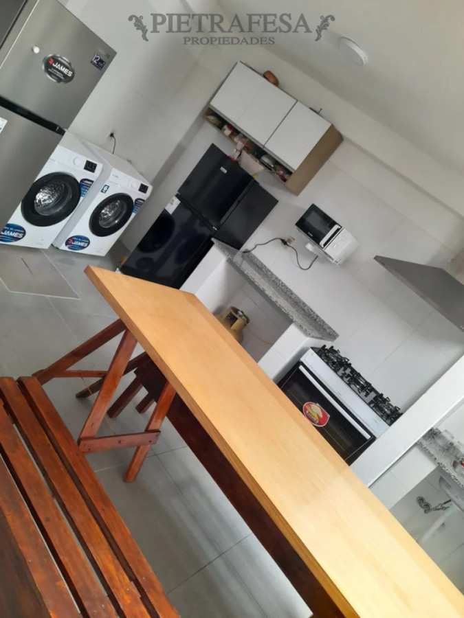 Casa ID.15038 - Casa remodelada en venta, 15 habitaciones, 16 baños, patio, cocheras. Reducto.