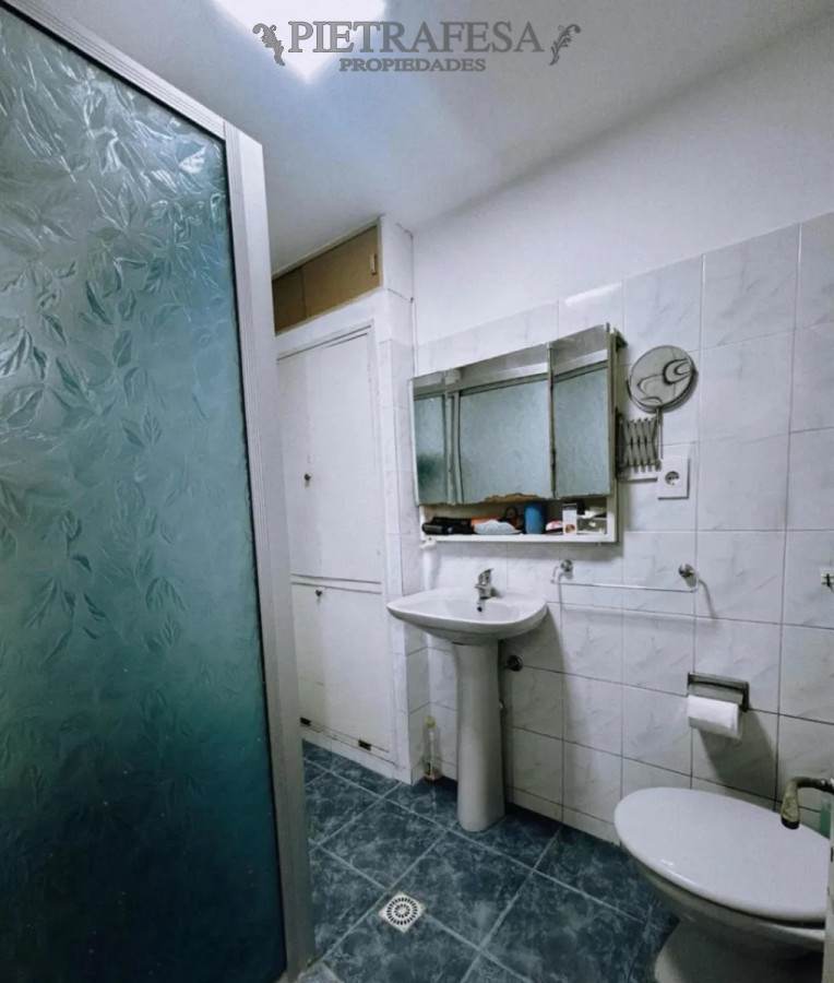 Casa ID.13931 - Venta con Renta de Casa PH - 3 dormitorios - 1 baño - Balcón - Terraza - La Comercial