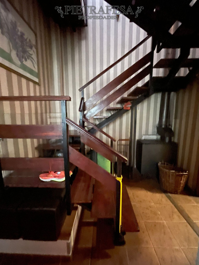 Casa ID.10966 - Casa a la venta, 4 dormitorios, 3 baños, patio, terraza con jacuzzi, garaje 3 autos - Pocitos