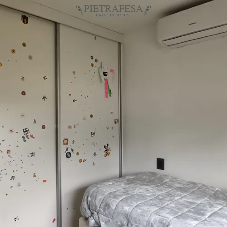 Casa ID.14219 - Casa en venta, 4 dormitorios, 2 baños, barbacoa, piscina, cochera. Cumbres de Carrasco.