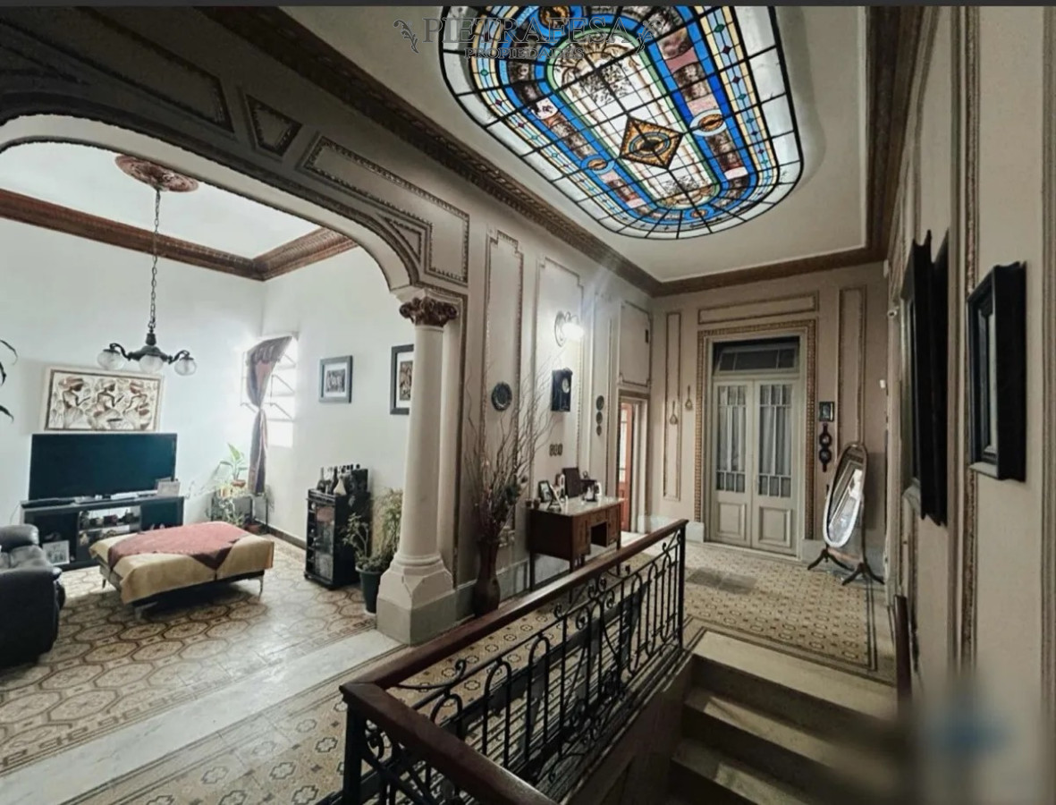 Casa ID.13931 - Venta con Renta de Casa PH - 3 dormitorios - 1 baño - Balcón - Terraza - La Comercial