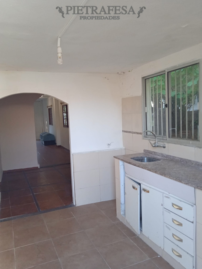 Casa ID.2519 - Casa y apartamento en venta 2 dormitorios 1 baño, fondo y cochera-Magenta-Buceo