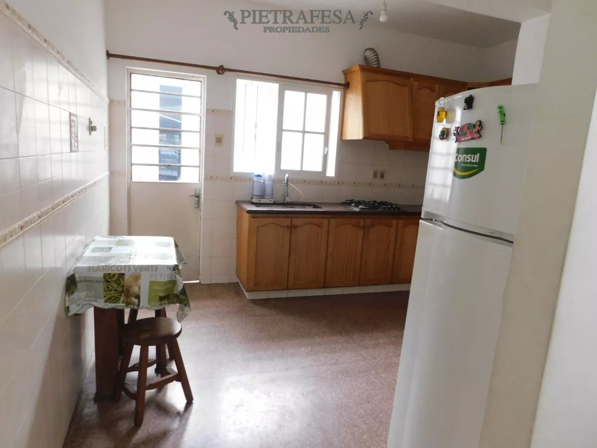 Casa ID.10913 - Casa en venta con renta, 2 dormitorios, 1 baño, gje-Buceo