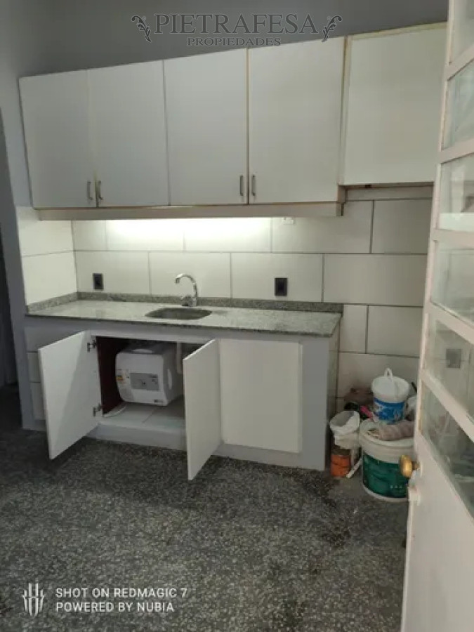 Casa ID.14497 - Casa + galpones en alquiler, 2 dormitorios, 1 baño, patio con parrillero, garaje. Bella Italia.