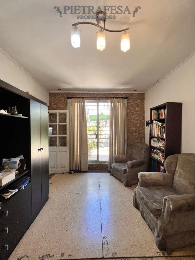 Casa ID.5276 - 2 casas mas galpón en venta, 3 dormitorios, 1 baño y fondo con parrillero- Avenida General San Martín -Brazo Orienta