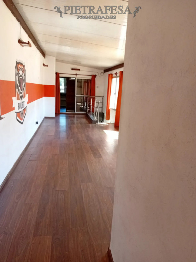 Casa ID.15836 - Casa en alquiler, 3 dormitorios, 3 baños, patio, garaje. Capurro.