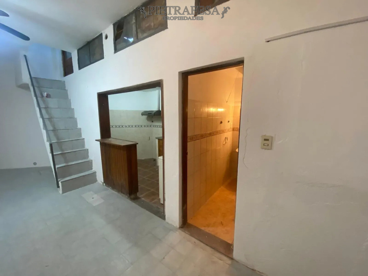 Casa ID.15289 - Casa en alquiler, 2 dormitorios, 1 baño, azotea. Jacinto Vera.