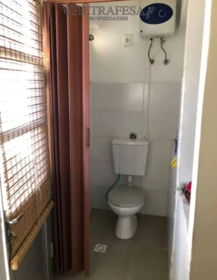 Casa ID.15197 - Casa en venta, 3 dormitorios, 2 baños, patio, cochera. La Teja.