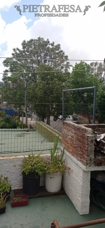 Casa ID.5826 - Casa en venta con renta 2 dormitorios, 2 baños y azotea con parrillero-Juan Arteaga- Cerrito
