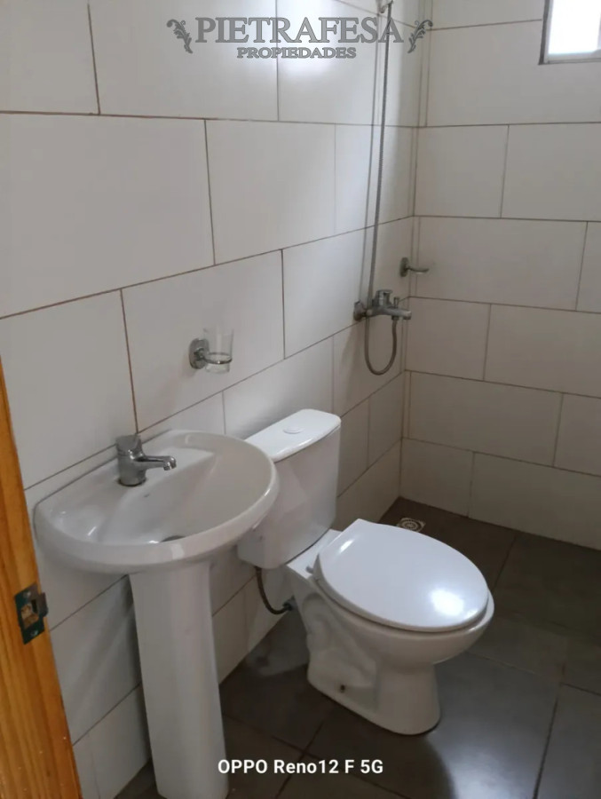 Casa ID.15942 - Casa en alquiler, 1 dormitorio, 1 baño, patio. Cerrito.