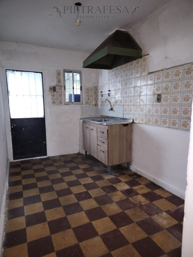 Casa ID.7987 - Casa mas apto en venta, 3 dormitorios, 2 baños, fondo y cochera-  José Piendibene -Jardines del Hipódromo