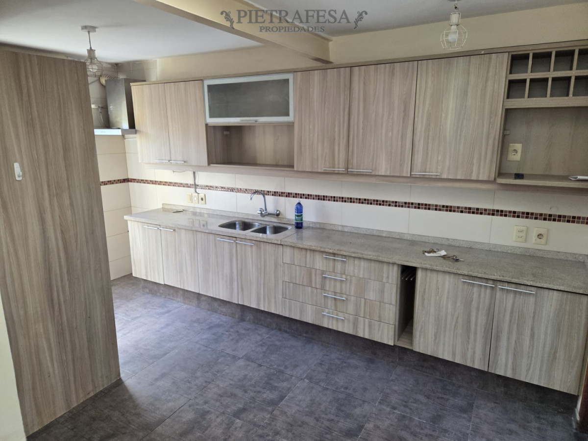Casa ID.15281 - Casa en venta con renta, 2 dormitorios, azotea-Aires Puros