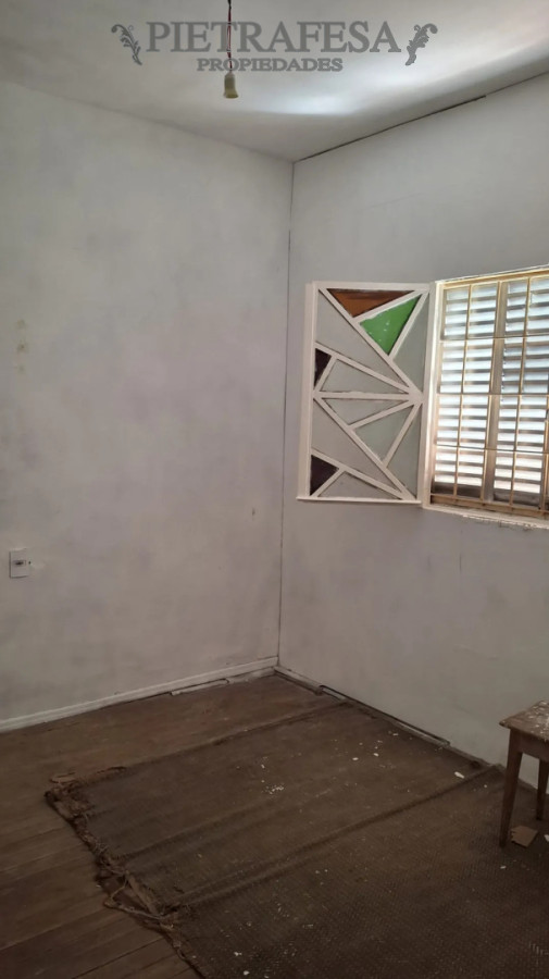 Casa ID.15170 - Casa en alquiler, 2 dormitorios, 1 baño, patio con parrillero, azotea. Prado.