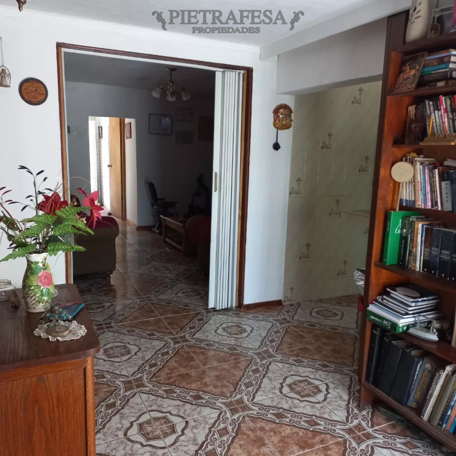 Casa ID.12250 - Casa en venta 2 dormitorios, 2 baños, patio-Colón 