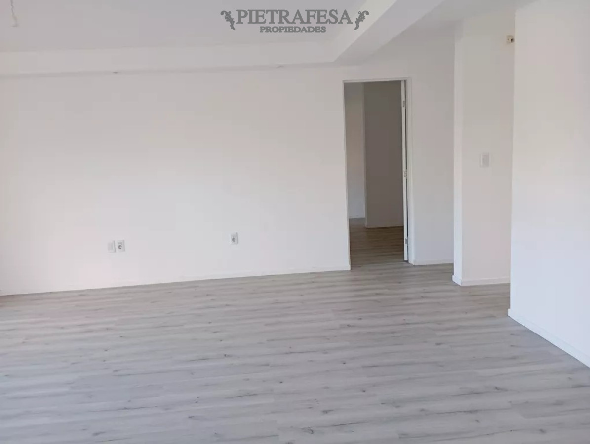 Casa ID.10750 - Casa en venta 3 dormitorios,4 baños, cochera- Parque de Solymar
