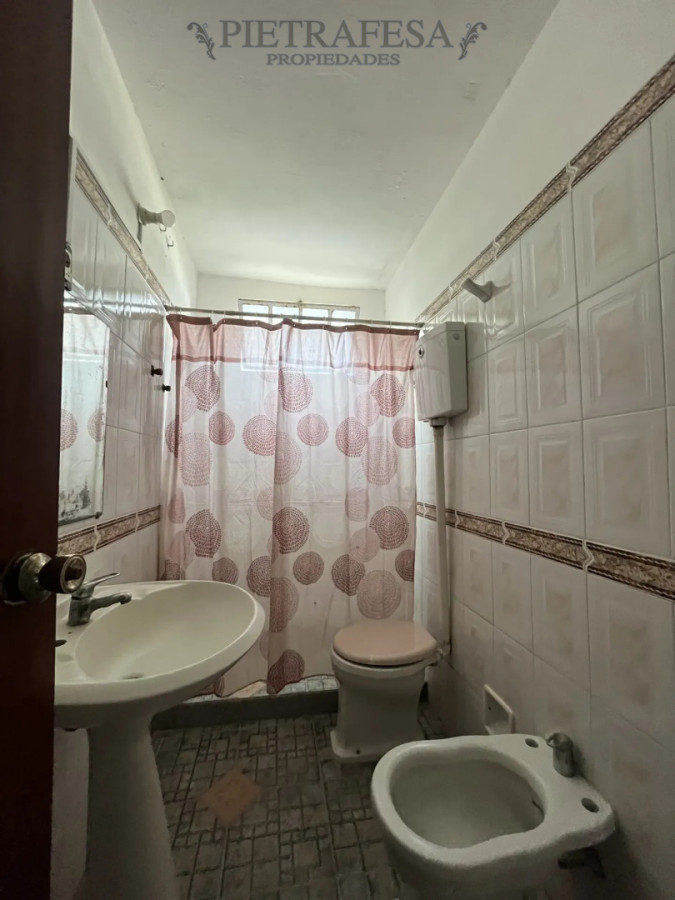 Casa ID.15365 - Casa en alquiler, 1 dormitorio, 1 baño, patio con parrillero. El Pinar.