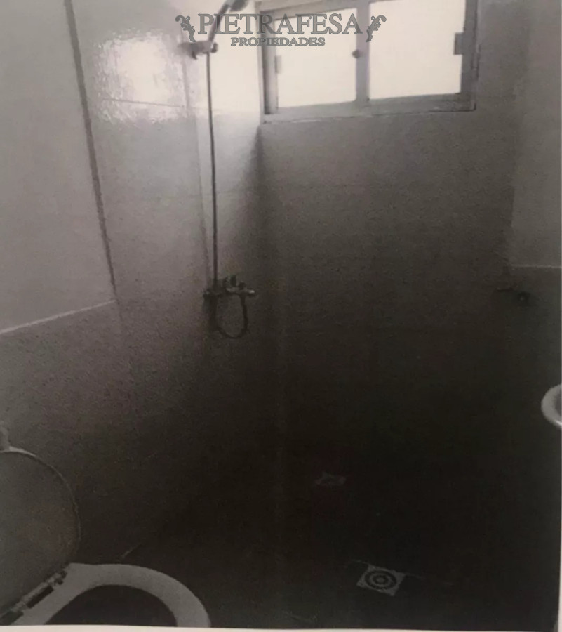 Casa ID.11816 - Casa en venta con renta, 2 dormitorios, 1 baño, azotea-Cerrito