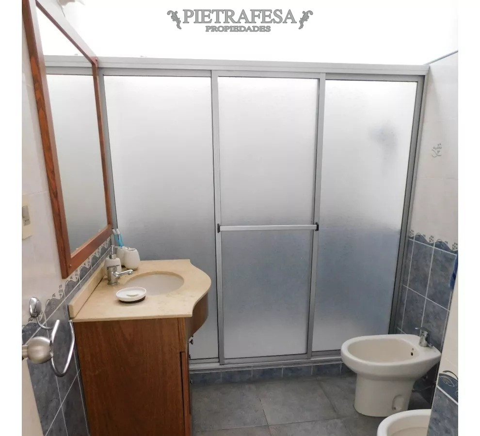 Casa ID.10913 - Casa en venta con renta, 2 dormitorios, 1 baño, gje-Buceo