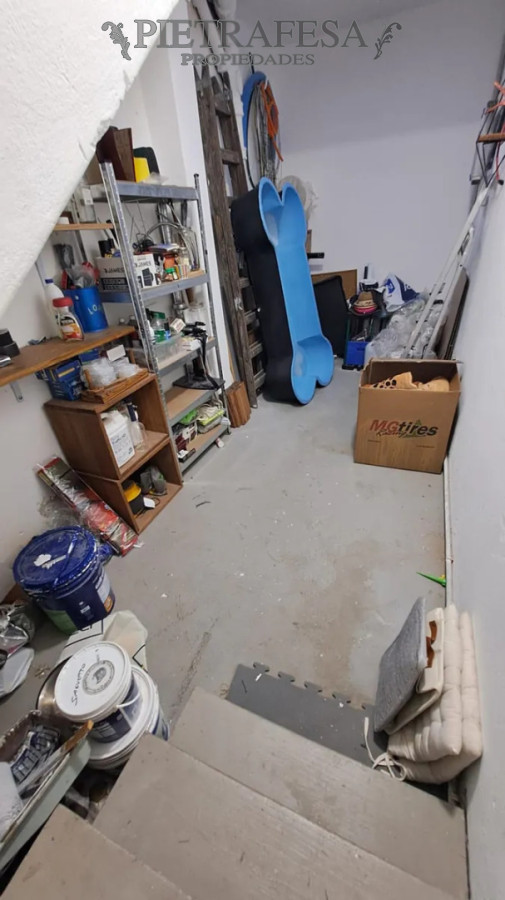 Casa ID.15018 - Casa en venta, 4 dormitorios, 2 baños, terraza con parrillero. Bella Vista.