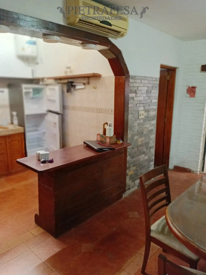 Casa ID.15836 - Casa en alquiler, 3 dormitorios, 3 baños, patio, garaje. Capurro.