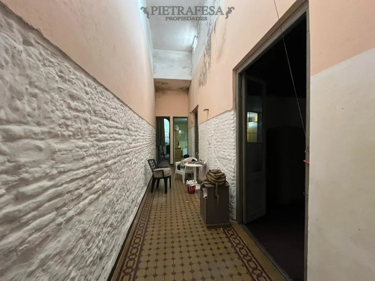 Casa ID.15257 - Casa en venta, 3 dormitorios, 2 baños, altillo, azotea. Aguada.