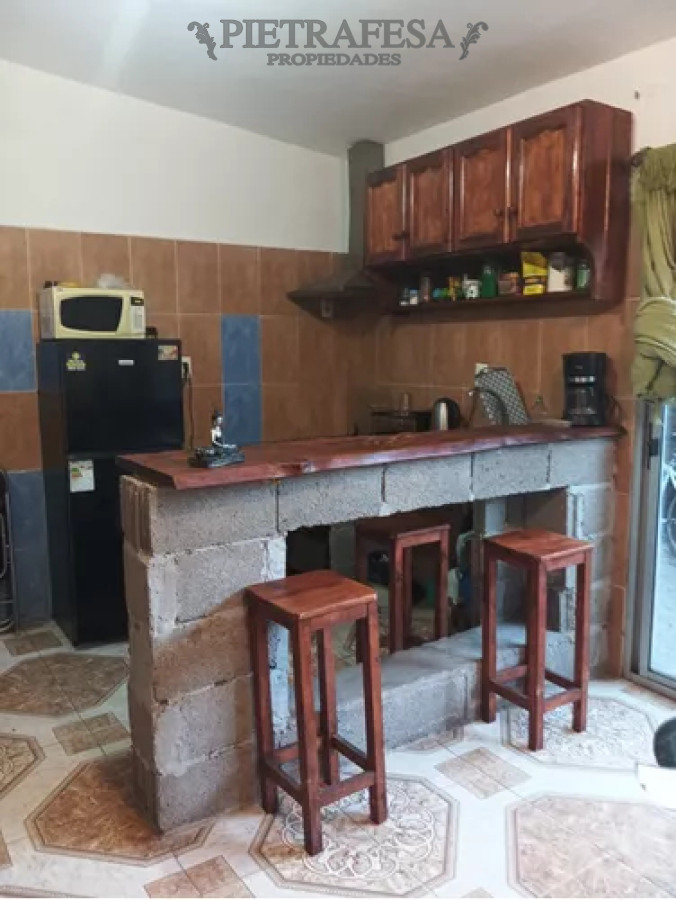 Casa ID.12701 - Casa en venta, 8dormitorios, 2baños, patio, cochera, piscina. El Pinar.