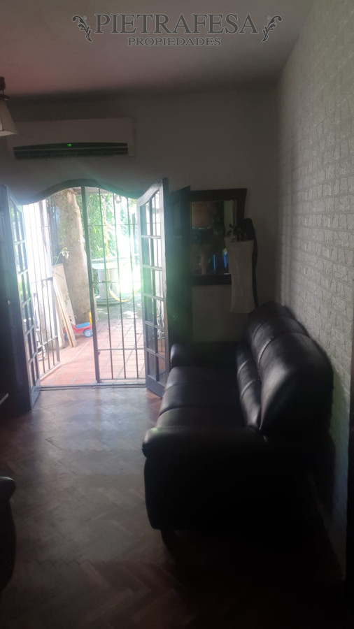 Casa ID.9618 - Casa en venta con renta 2 dormitorios, 3 baño, piscina-Carrasco Norte
