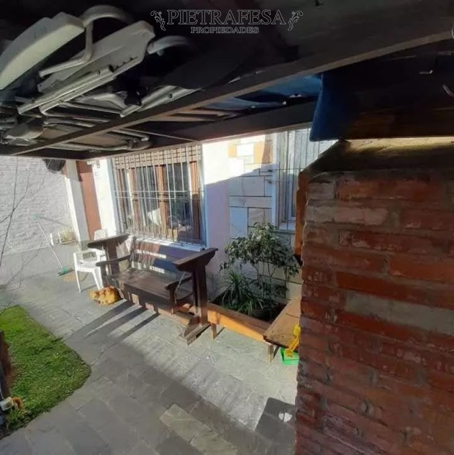 Casa ID.5788 - Casa en venta 2 dormitorios, 1 baño, patio y cochera- Plutarco- Buceo