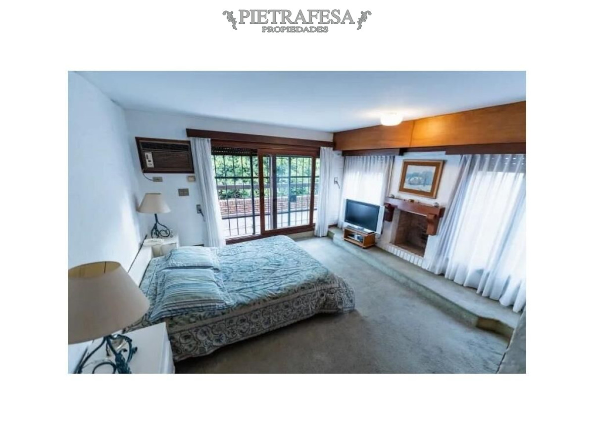 Casa ID.14081 - Casa En Punta Carretas 445m², 3 Dorm + Servicio + Escritorio, 3 Baños, 2 Gge, Fondo, Parrillero