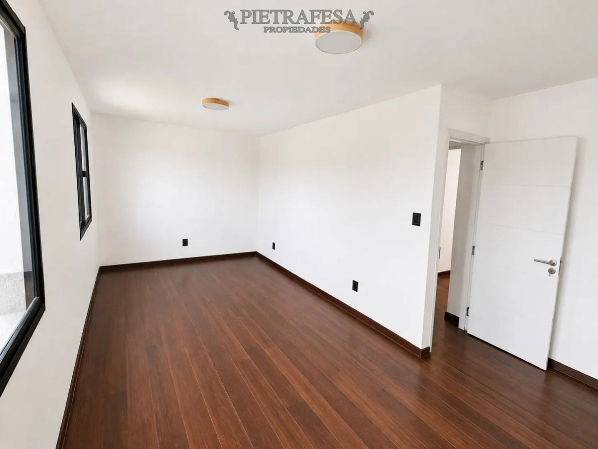 Casa ID.16372 - Casa en venta a estrenar - 5 dormitorios - 2 baños - Patio - Cochera SOLYMAR 