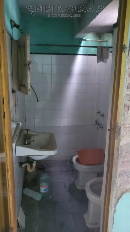 Casa ID.13842 - Oportunidad! 2 casas en venta con amplio terreno y galpón-Hipódromo