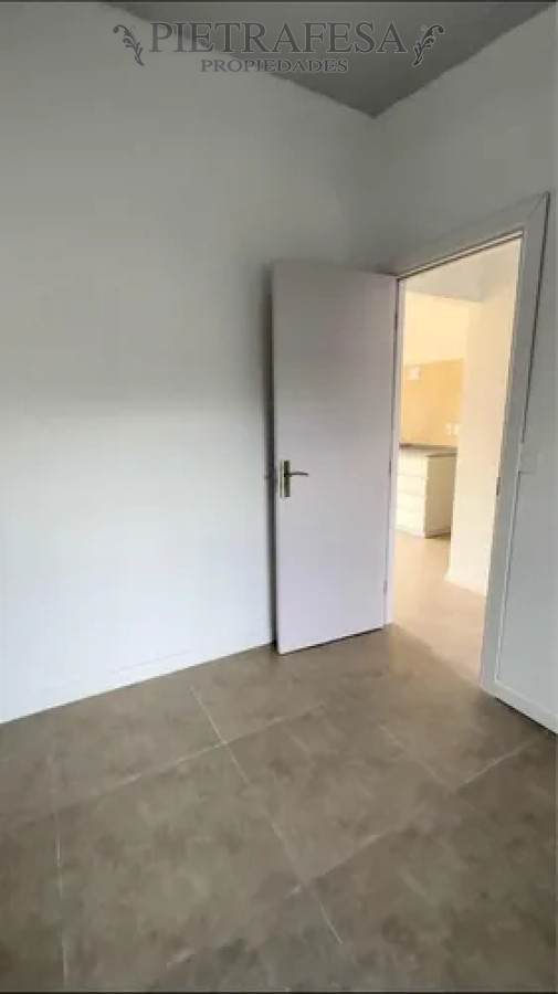 Casa ID.14488 - Casa en alquiler, 1 dormitorio, 1 baño, patio con parrillero, cochera. El Pinar.