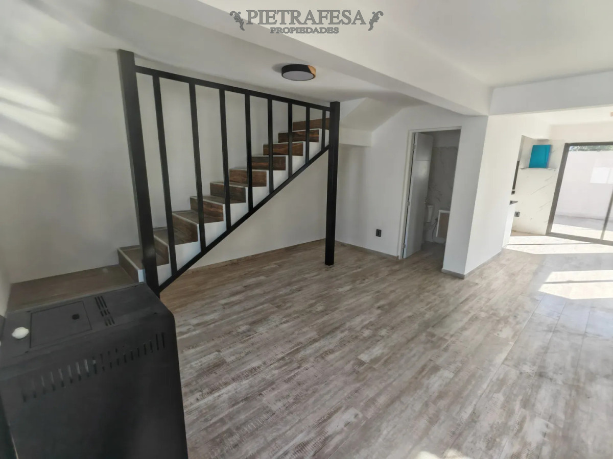 Casa ID.16374 - Casa en venta a estrenar - 3 dormitorios - 2 baños - Patio - Cochera 