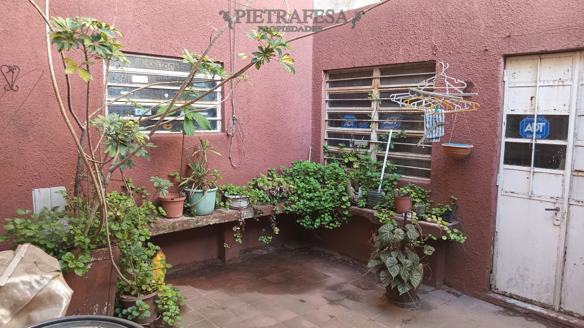 Casa ID.14635 - Casa en Venta 6 Dormitorios 2 baños  - Unión