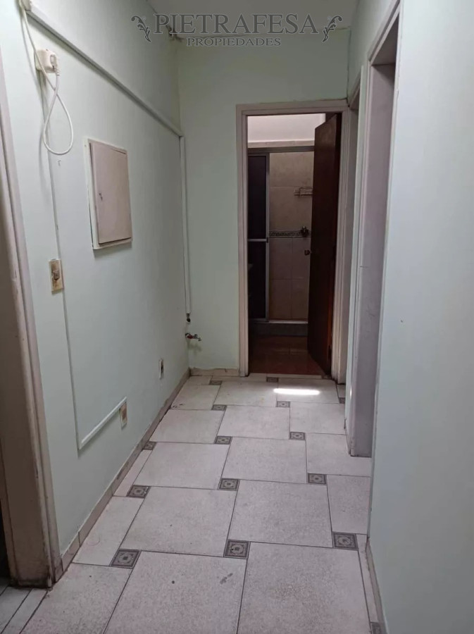 Casa ID.6091 - 4 casas en venta, 5 dormitorios, 4 baños, fondo y cochera-Av. San Martín -Brazo Oriental