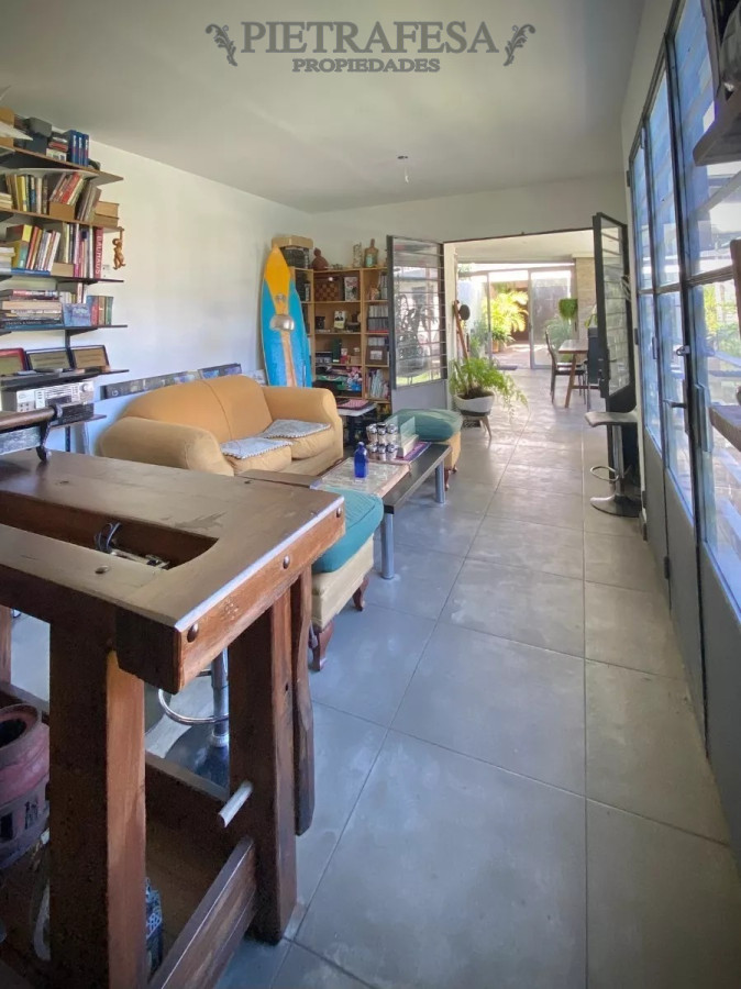 Casa ID.6238 - Casa en venta 3 dormitorios, 3 baños, fondo con barbacoa, piscina y garaje-Lancasteriana-Carrasco Norte