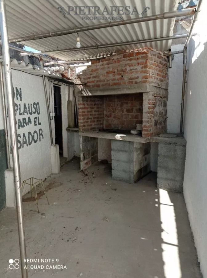 Casa ID.9620 - Casa en venta con renta, 2 dormitorios, 1 baño, patio- Unión.