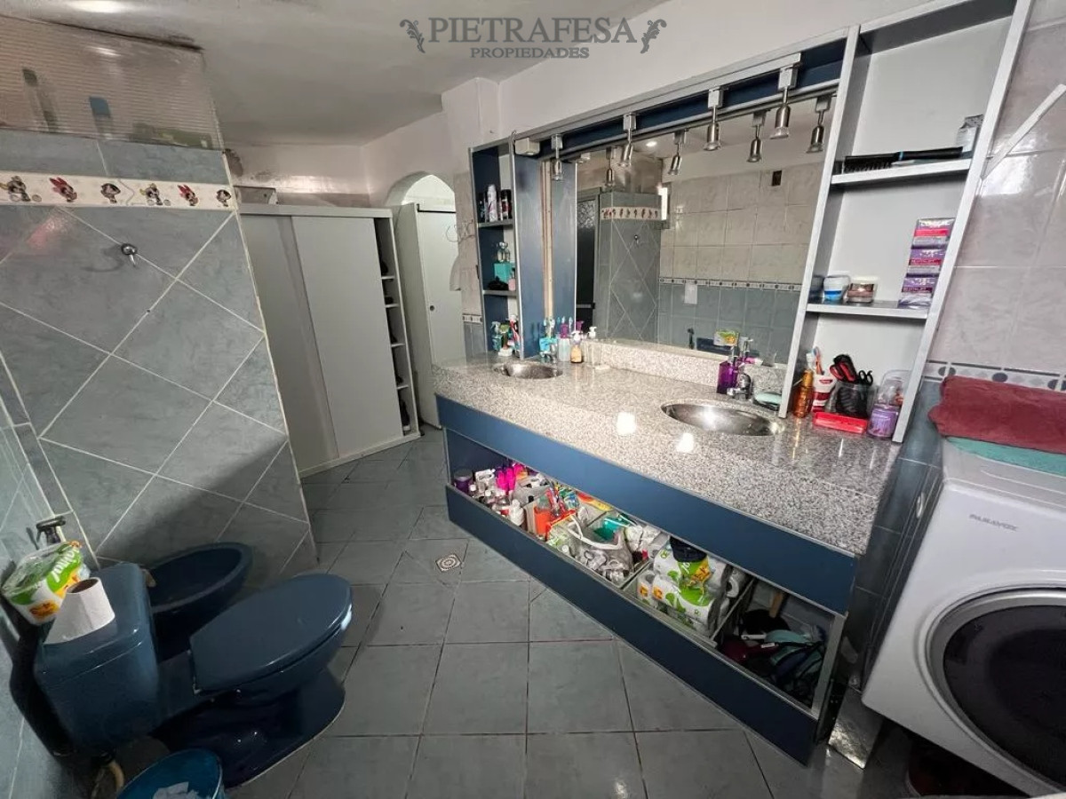 Casa ID.10986 - Casa en venta, 3 dorm, 3 baños, fondo, barbacoa, cochera