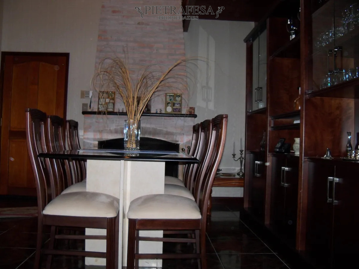 Casa ID.13858 - Casa en venta con piscina, 3 dorm, 4 baños, garaje-Colón 