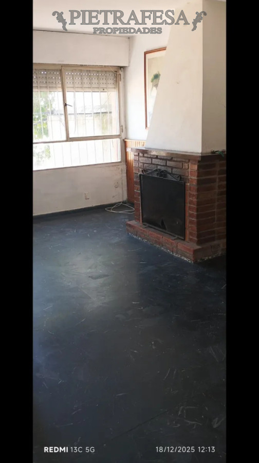 Casa ID.15017 - Casa en venta, 3 dormitorios, 1 baño, patio con parrillero. La Blanqueada.