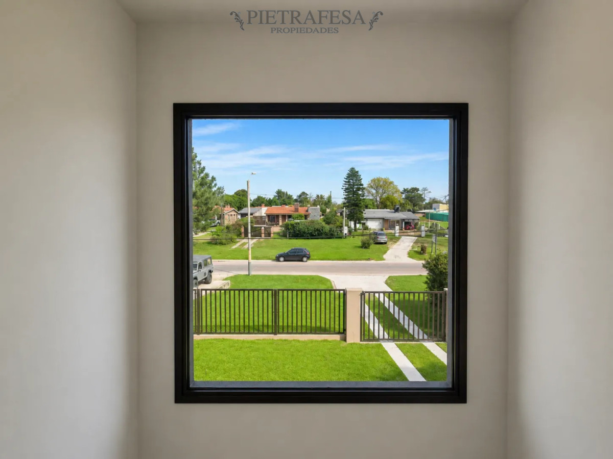 Casa ID.16372 - Casa en venta a estrenar - 5 dormitorios - 2 baños - Patio - Cochera SOLYMAR 