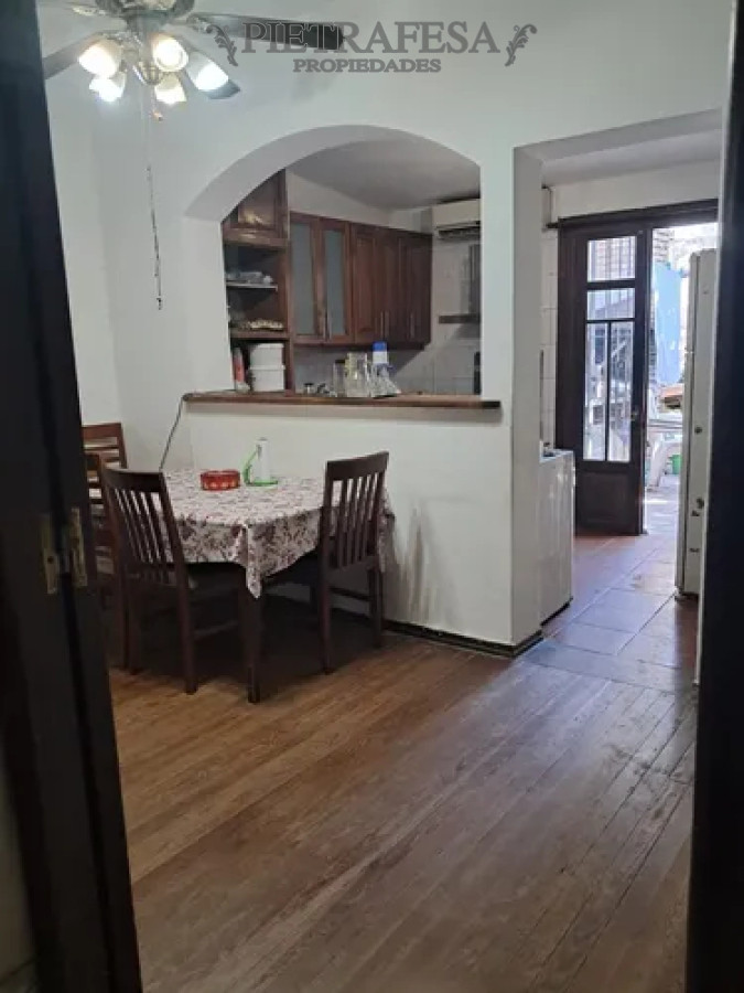 Casa ID.14198 - Casa , 4 dormitorios, 3 baños, patio, garaje, azotea. La Blanqueada.