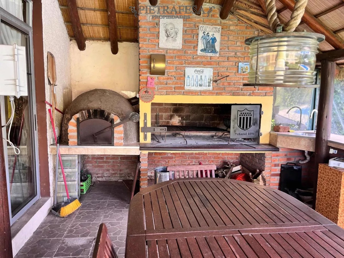 Casa ID.13058 - Casa en venta 3 dormitorios, 3 baños, gje- Punta Gorda